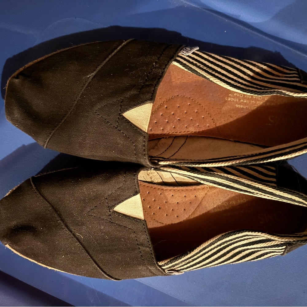 Toms size 7